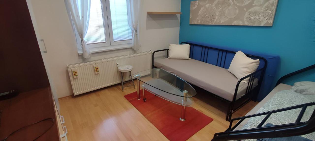 Blue Apartment In City Center, Best Location Bratislava Exteriör bild